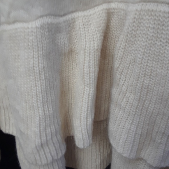 Earth Music & Ecology Ivory Ruffle Sweater Top S - Picture 2 of 3